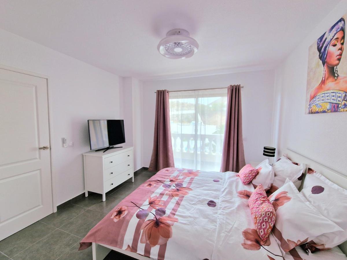Rhea Calista Apartament Лос Кристианос Екстериор снимка